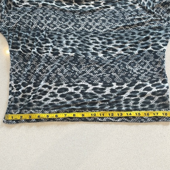 Michael Kors Size L Animal Snake Print Lightweight Long Sleeve T Shirt Top - Picture 8 of 11